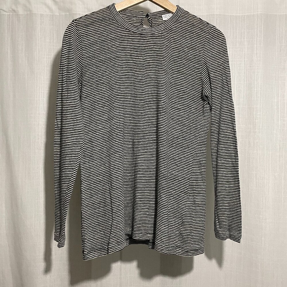 Brunello Cucinelli 100%, linen striped top, back eye loop, S